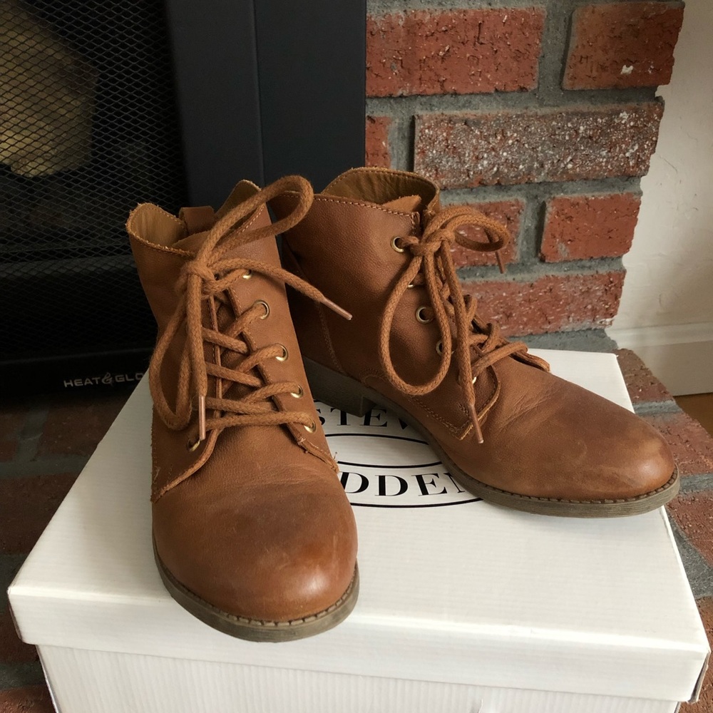 Steve Madden Lace Up Boots w/box